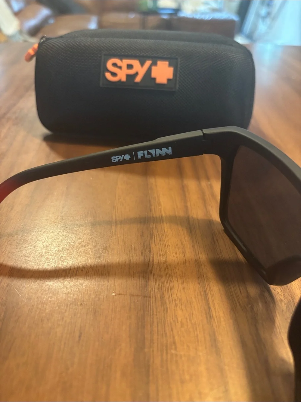 SPY Flynn Matte Black / Red with Case